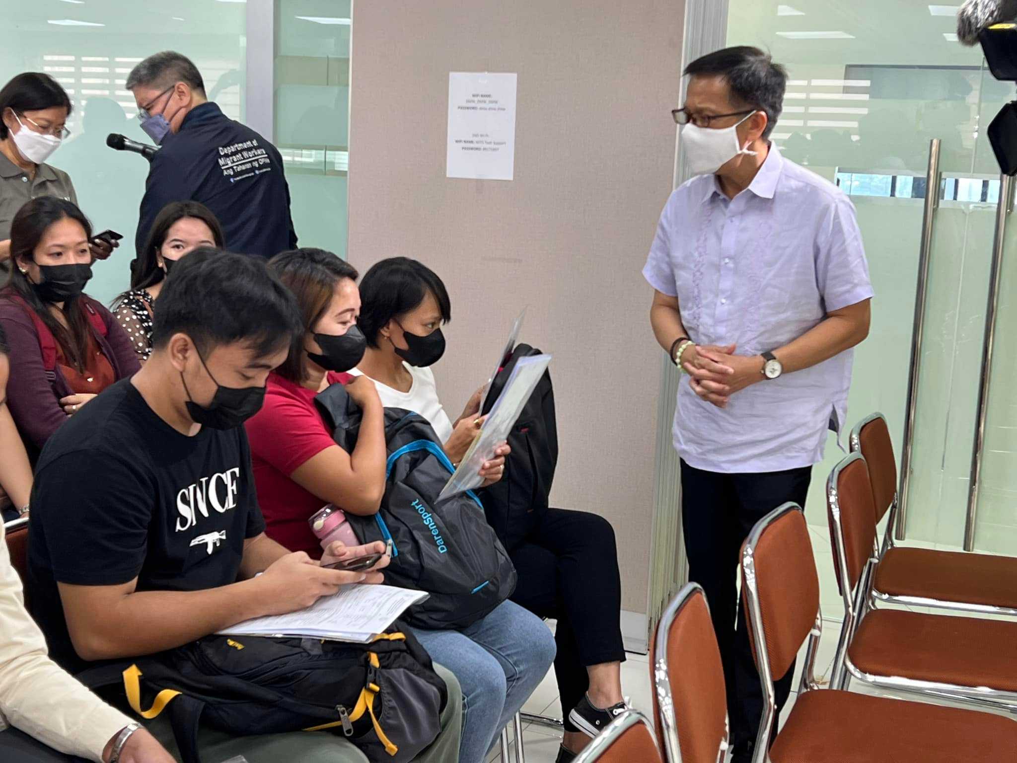 Over 900 Kuwait OFWs repatriated to PH following visa suspension