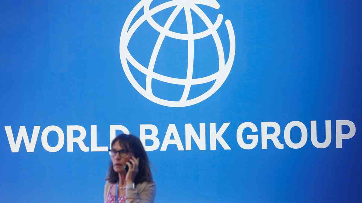 Bangladesh, World Bank sign $850 million deal to boost jobs, trade