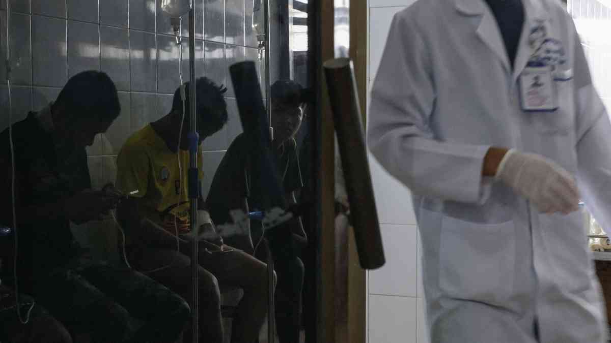 Cambodia asks Thailand to release detained soldiers as truce holds
