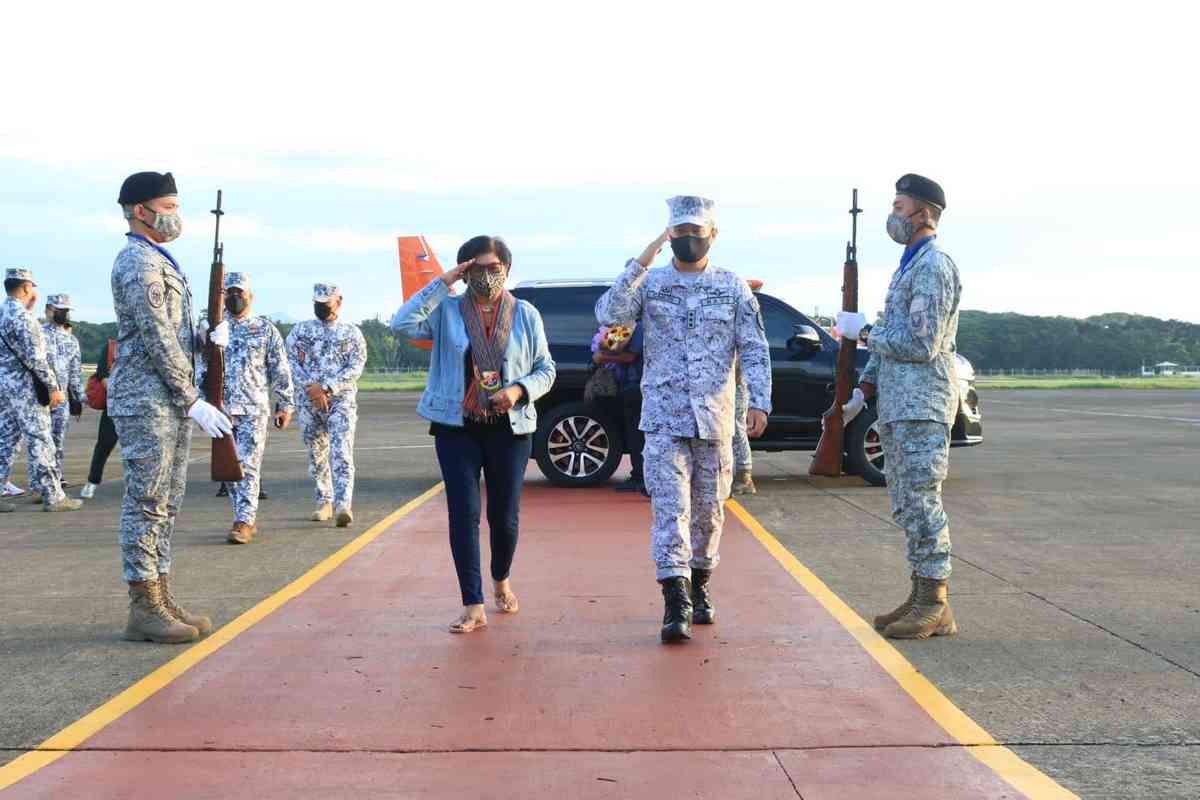 Carlos visits Palawan, Pag-asa Island in West Philippine Sea