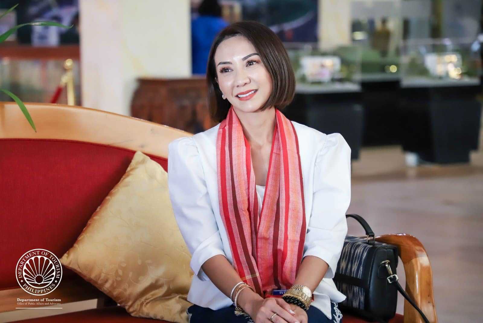 Over 40 Cebu gov't officials back DOT Sec. Frasco amid tourism video fiasco