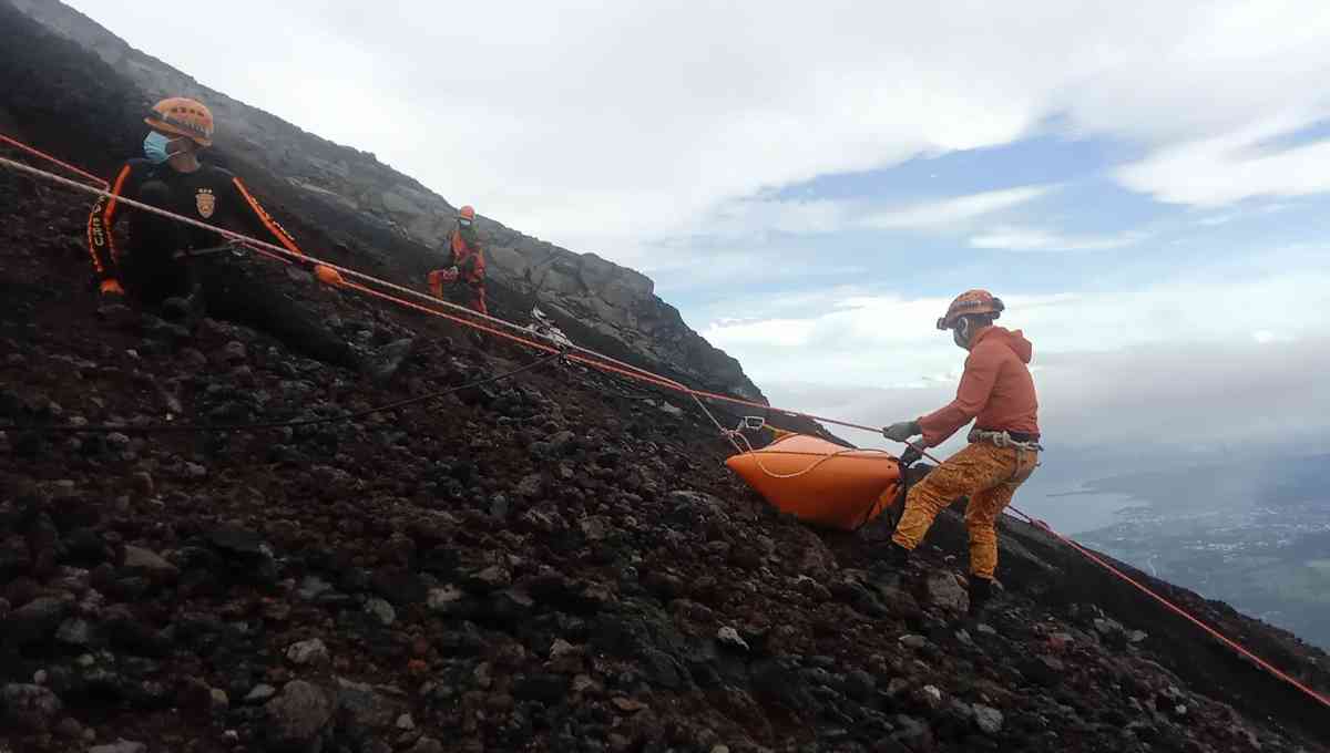 Retrieval of 4 Cessna plane crash victims may take 3 more days — Camalig Mayor