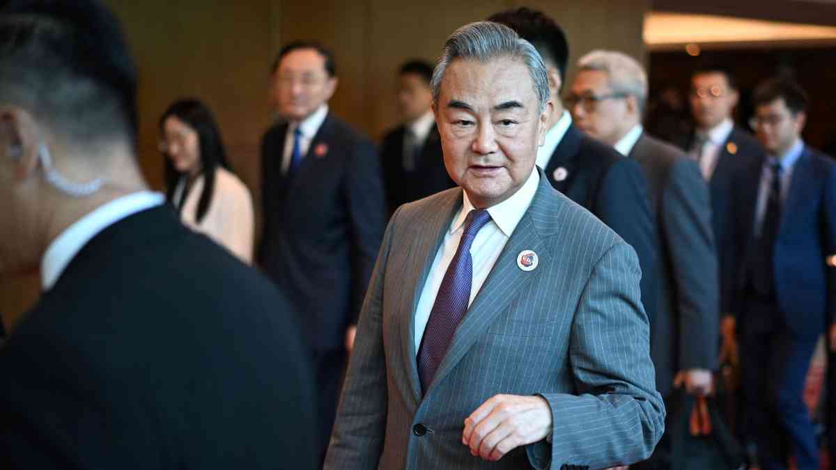 China urges Thailand, Cambodia reconciliation in three-way talks