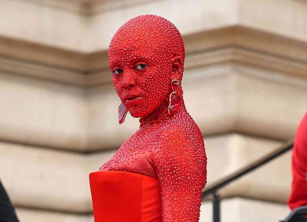 LOOK: Doja Cat stuns during Paris Fashion Week, covers body with Swarovski Crystals
