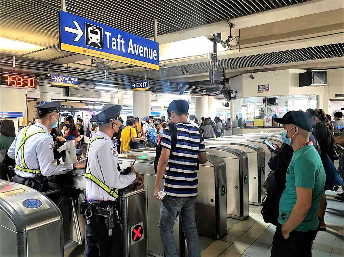 DOTr clarifies: MRT-3 not for sale