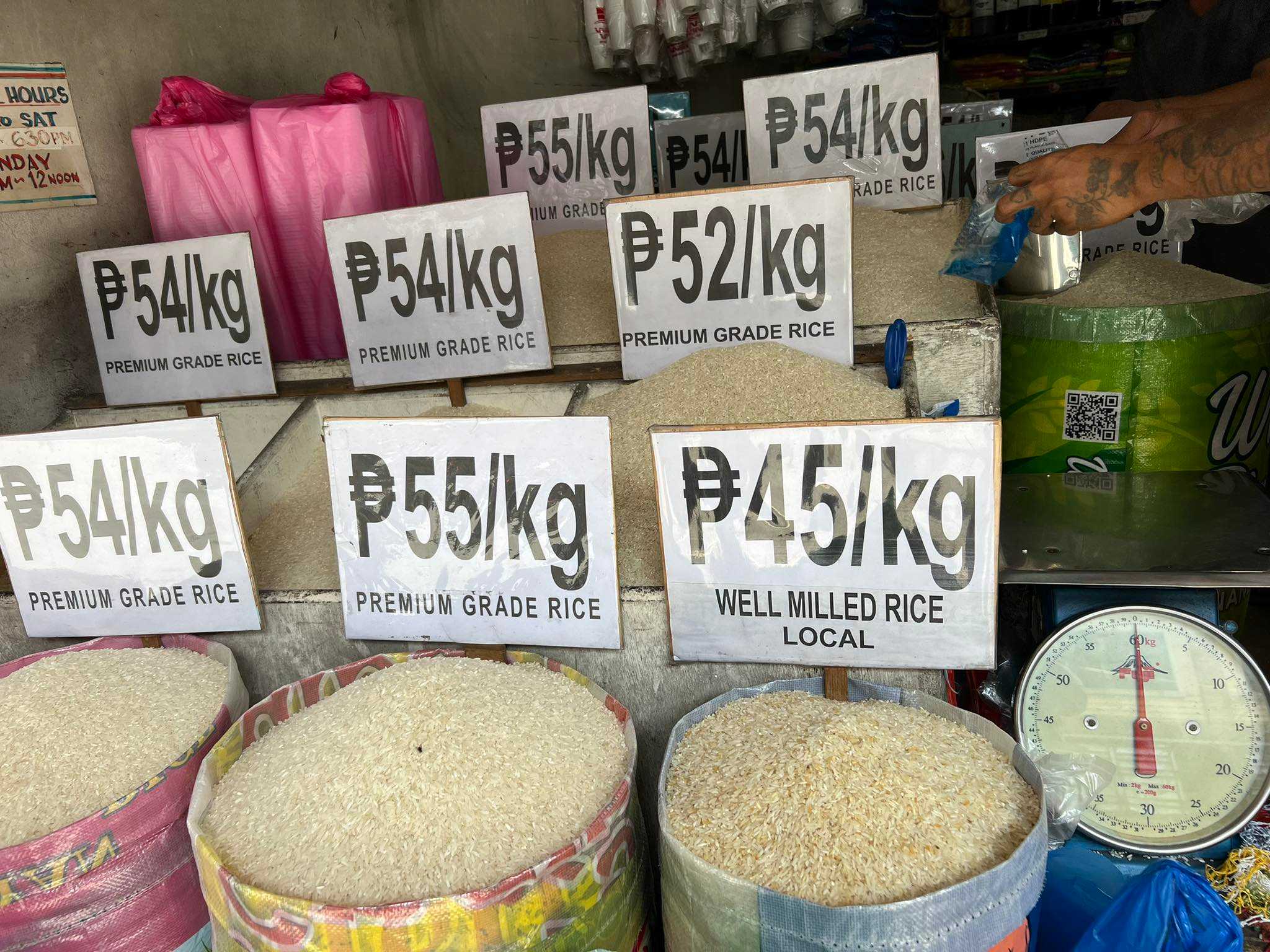 DSWD to distribute P15K one time cash aid to small retailers affected by rice price cap
