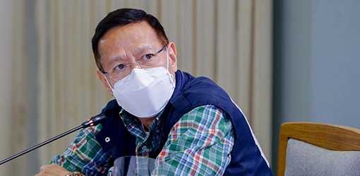 Duque welcomes 'hero' remark; honors health workers, frontliners