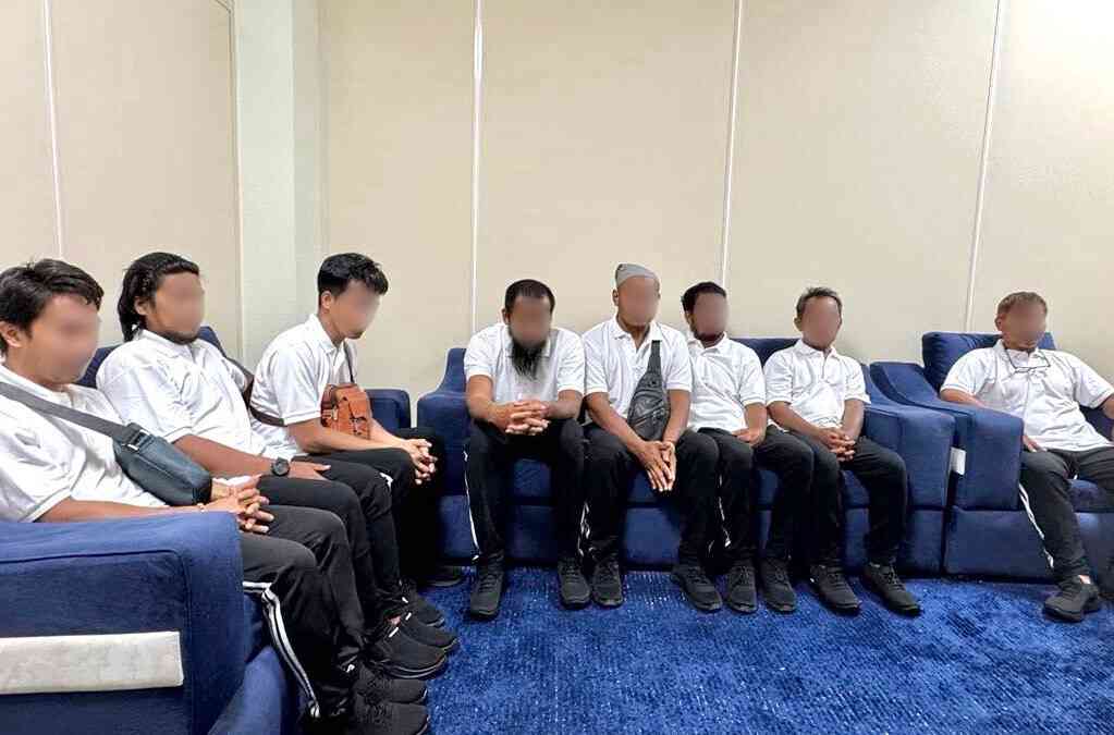 Eight of 21 Filipino seafarers in M/V Eternity C attacks now safe in Jizan, KSA – DFA