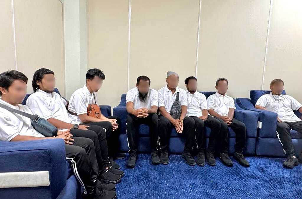 Eight of 21 Filipino seafarers in M/V Eternity C attacks now safe in Jizan, KSA – DFA