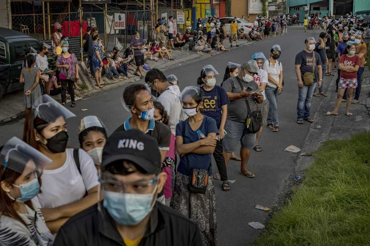 Filipino families who experienced hunger down to 2.9 million —SWS