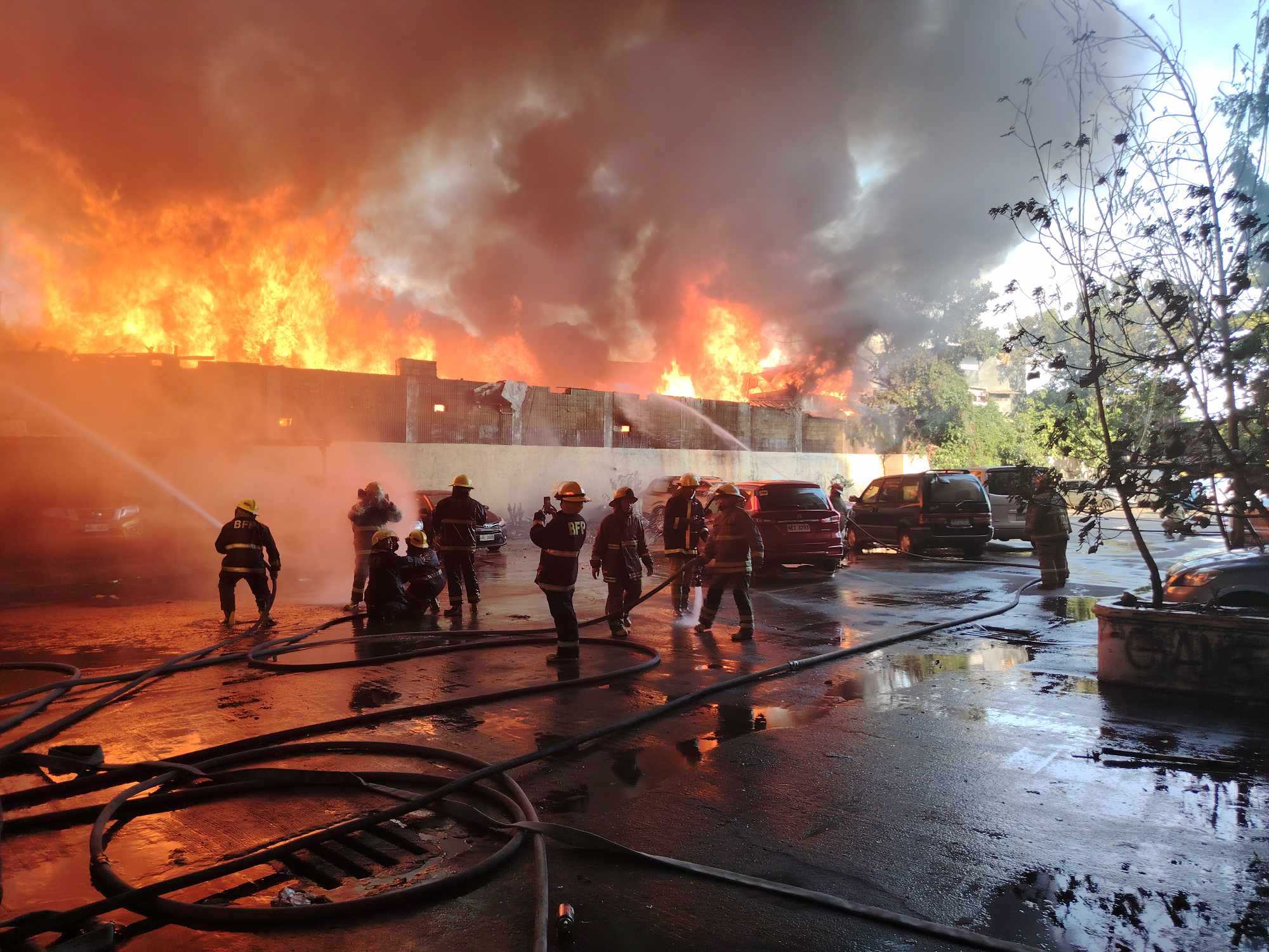Fire hits residential area in Santa Mesa, Manila; 2 children reported dead