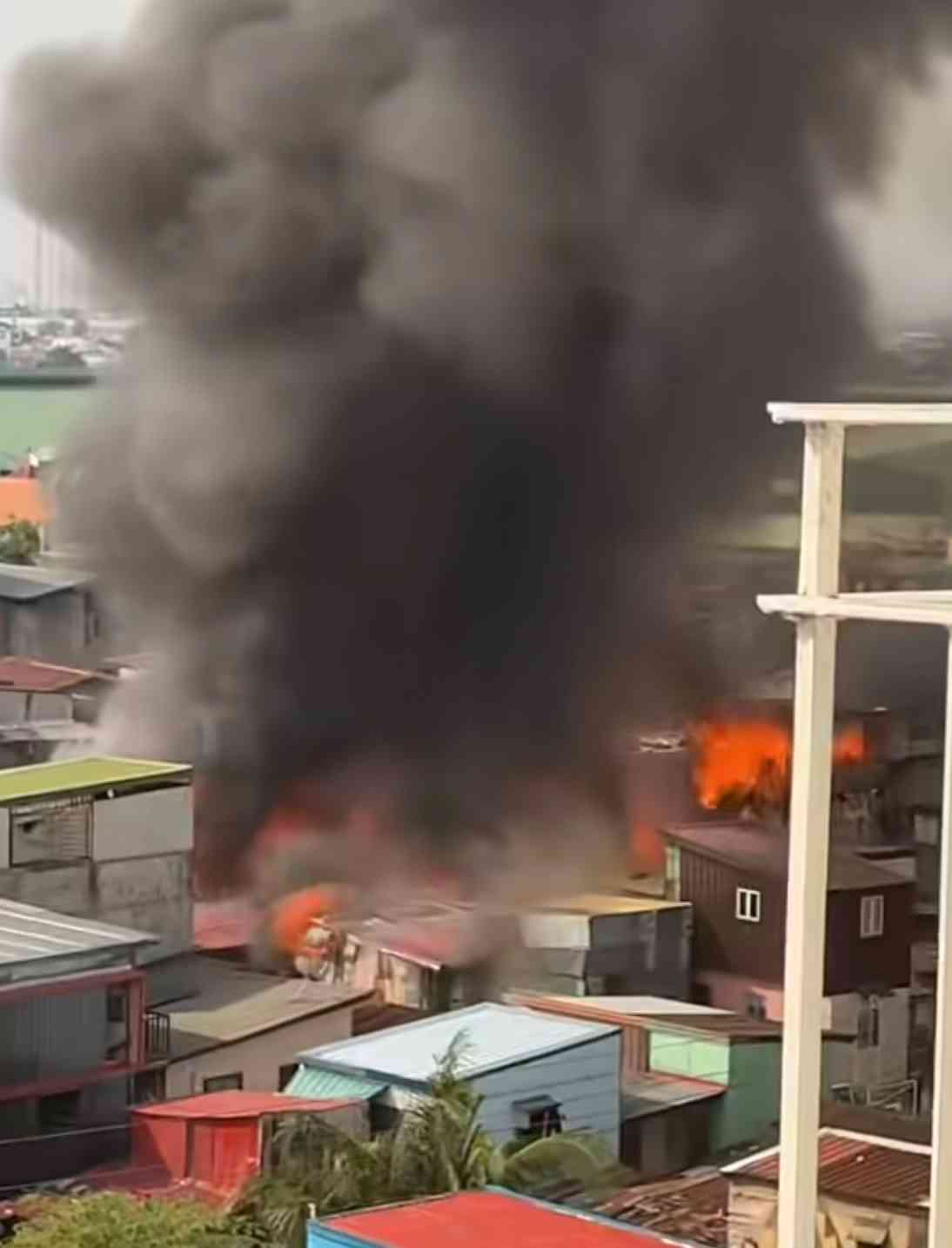 Fire in San Dionisio Parañaque reaches 4th alarm