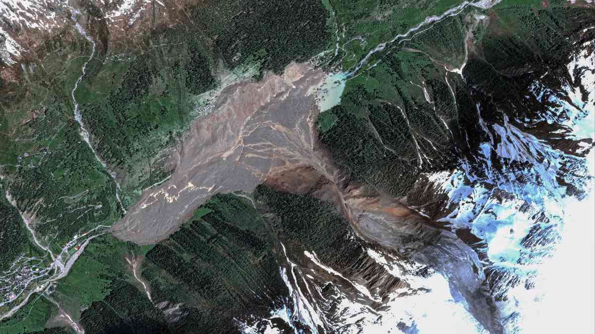 Flood risk threatens Swiss valley after village destroyed by glacier