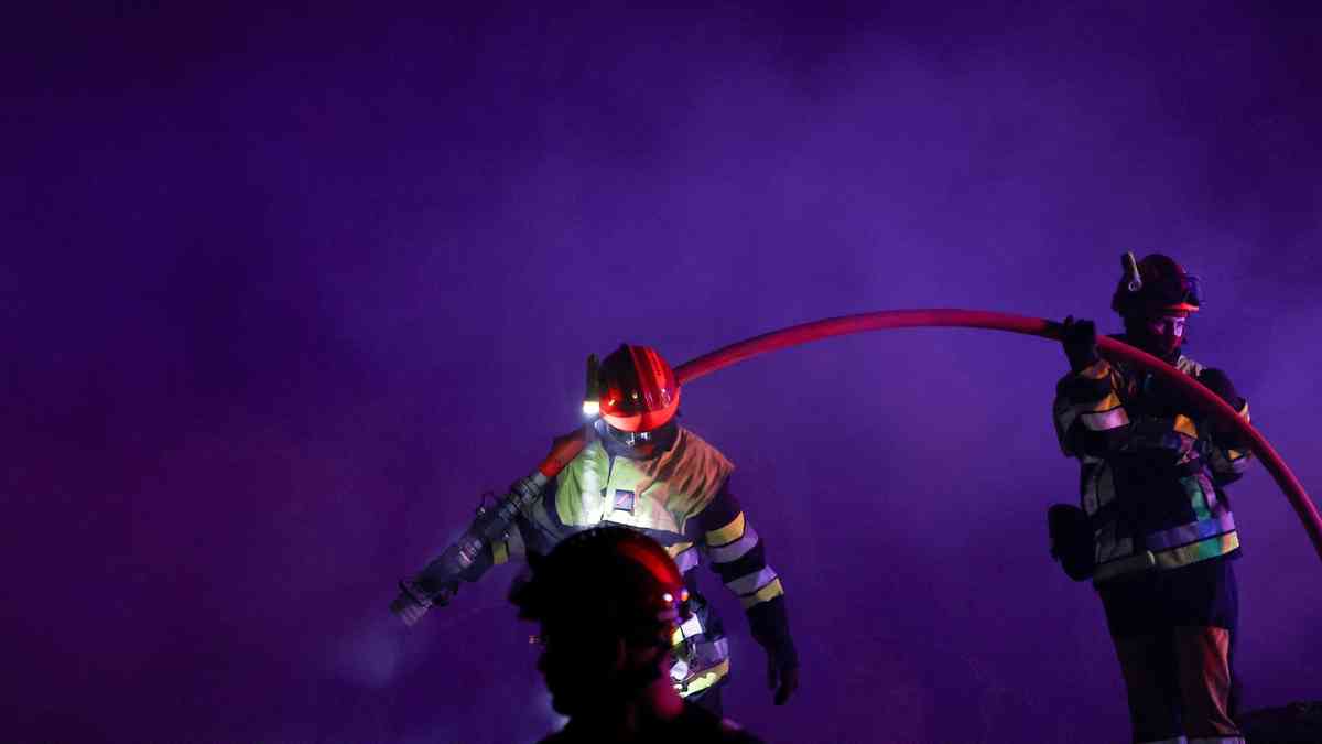 France battles biggest wildfire since 1949