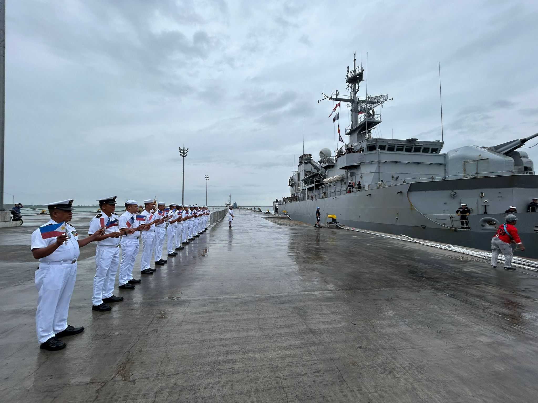 French frigate Prairial makes port call in Cebu