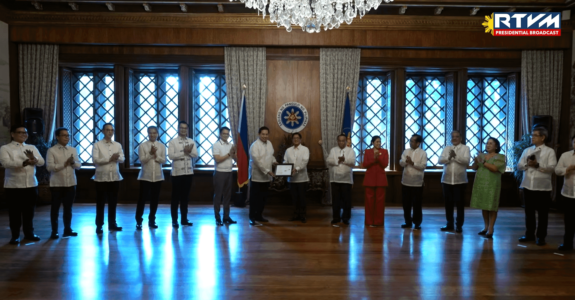 Congress leaders presents Government Optimization Act to PBBM