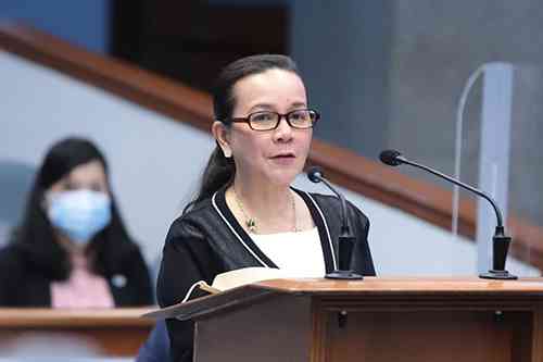 Poe: DOTr officials should be held accountable for defective LRT-1 coaches