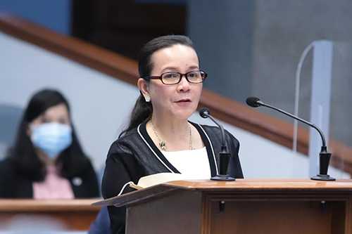 Poe: DOTr officials should be held accountable for defective LRT-1 coaches