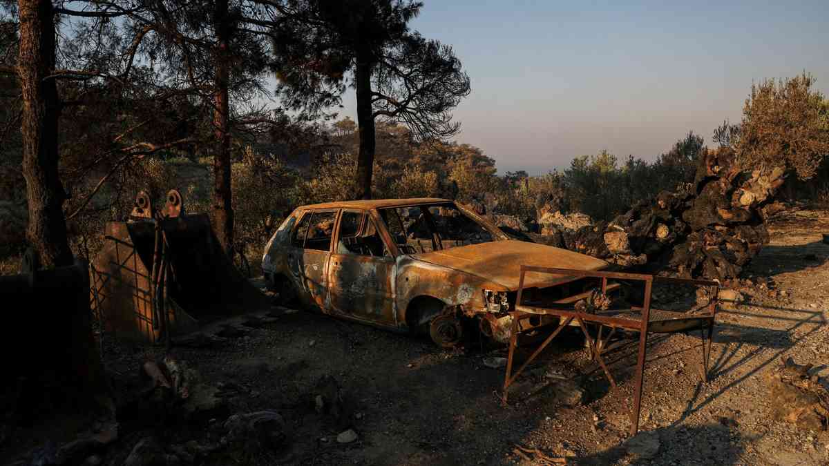 Greece battles wildfire on Crete for a third day as temperatures rise