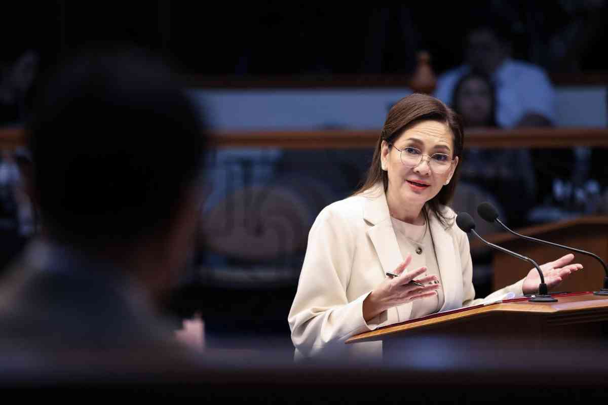 Lawyers file ethics complaint against Senator Hontiveros for alleged “disorderly behavior”