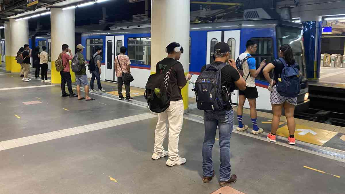 HEADS UP: All students given 50% discount on LRT, MRT rides
