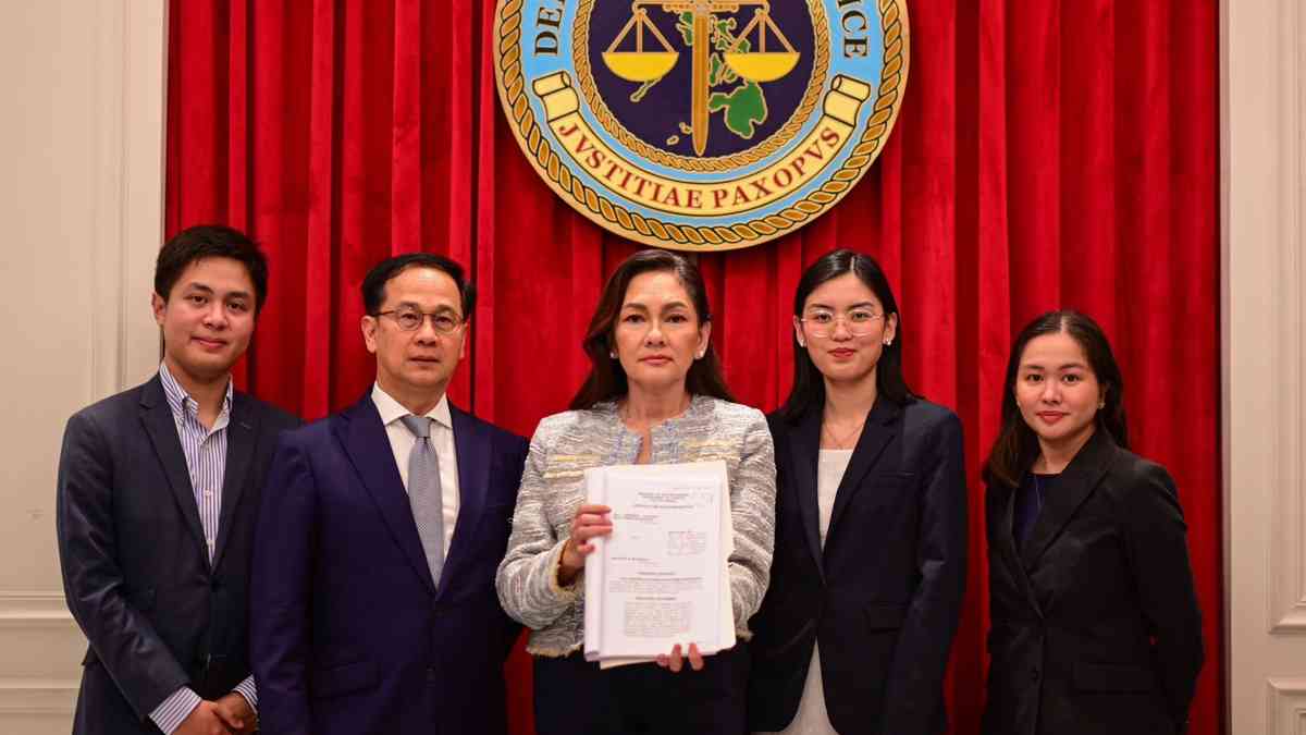 Hontiveros files cyber libel complaint before the DOJ vs Maurillo, vloggers