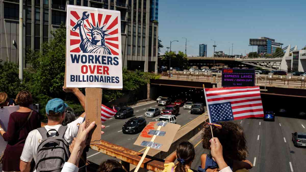 In Chicago, thousands protest against threat of ICE, National Guard deployment