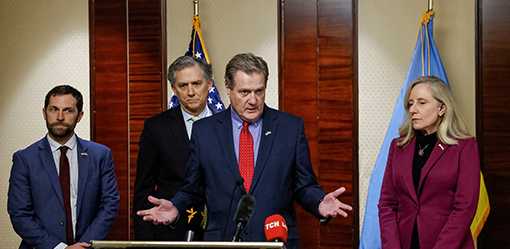 In Kyiv, bipartisan US Congress delegation vows to get Ukraine aid through