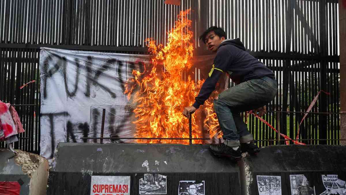 Indonesia parliament passes contentious amendments to military law