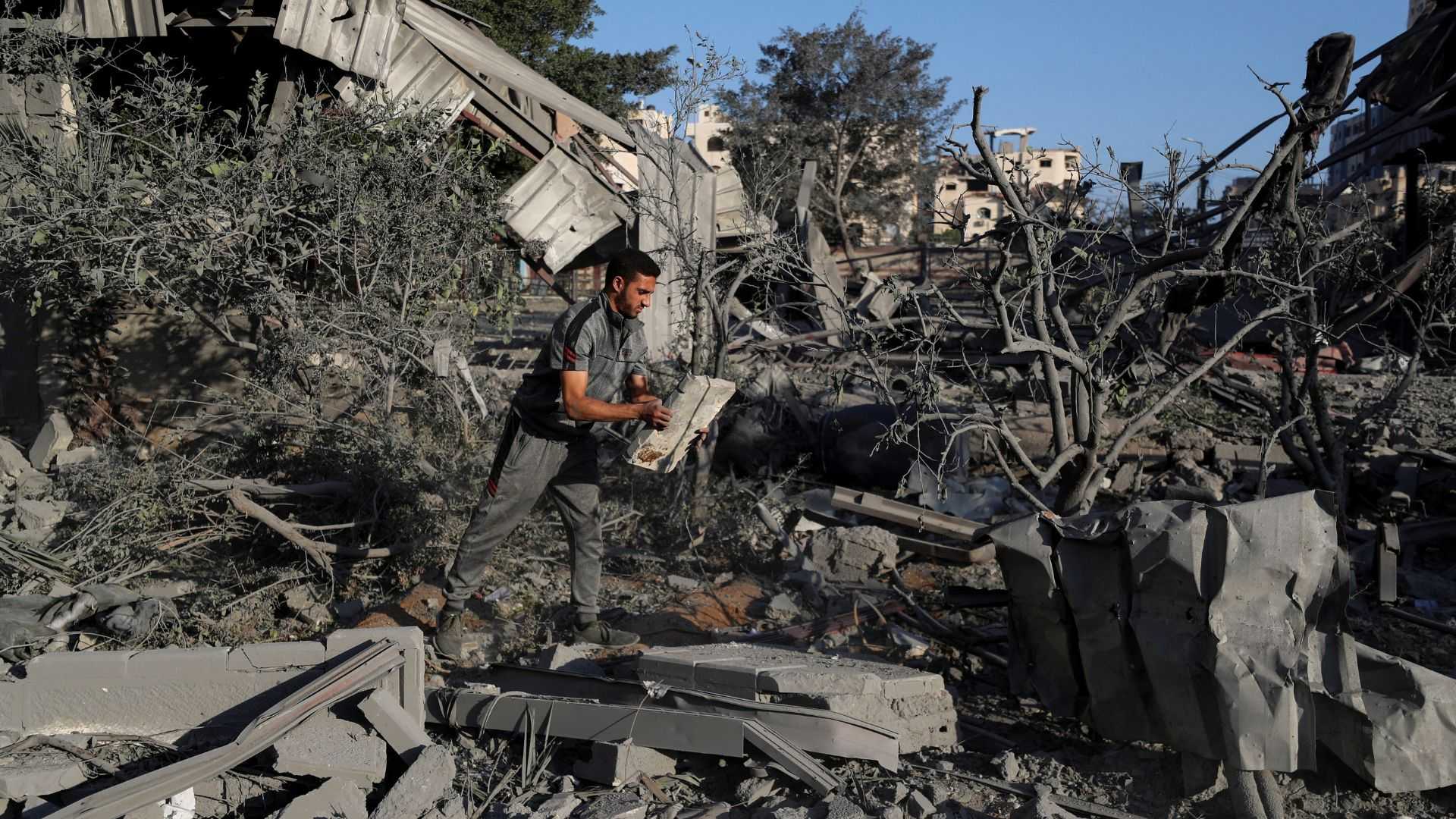 Israel halts aid into northern Gaza, officials say, clans deny Hamas is stealing it