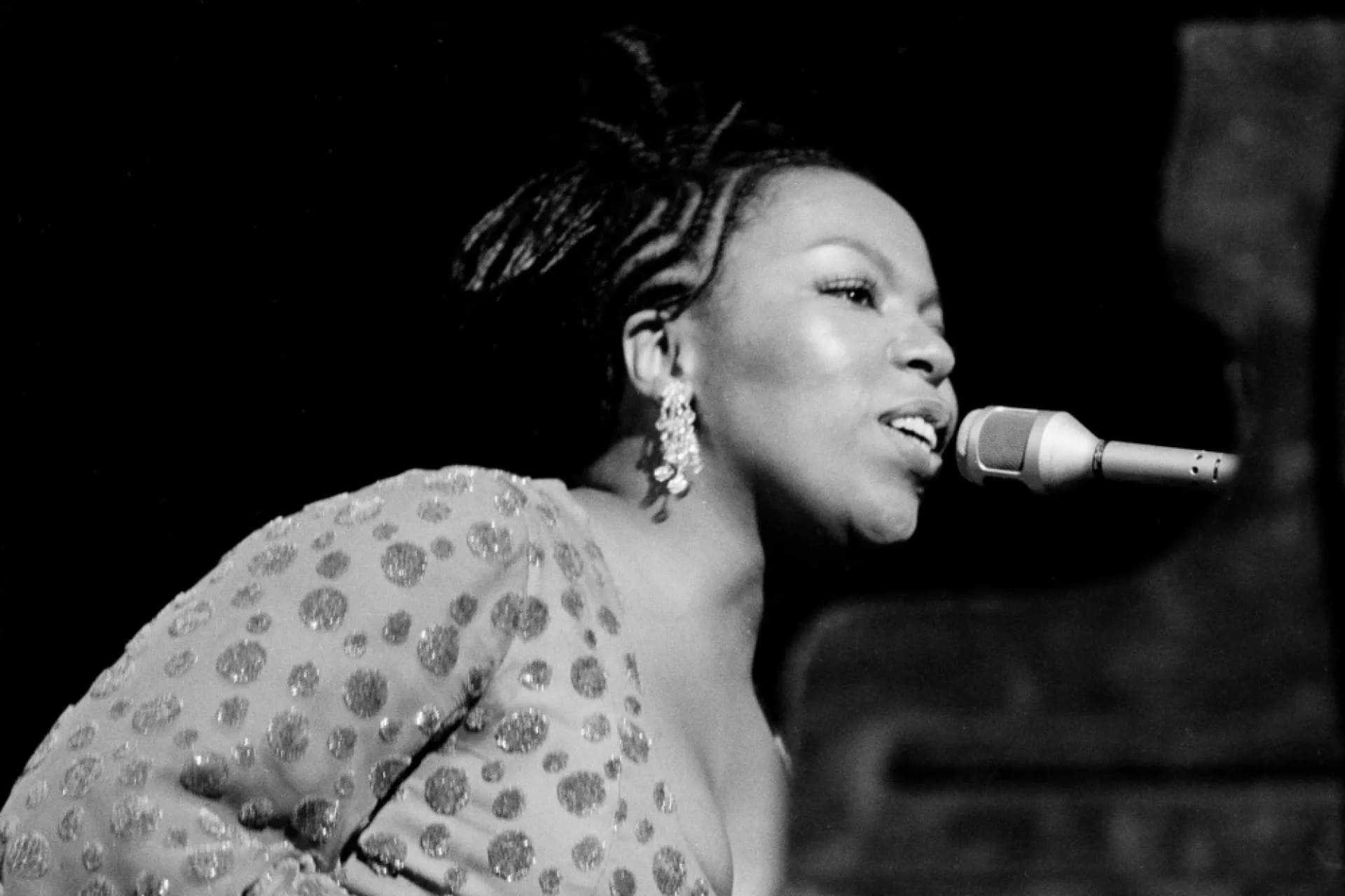 ‘Killing Me Softly’ chart-topper Roberta Flack dies at 88