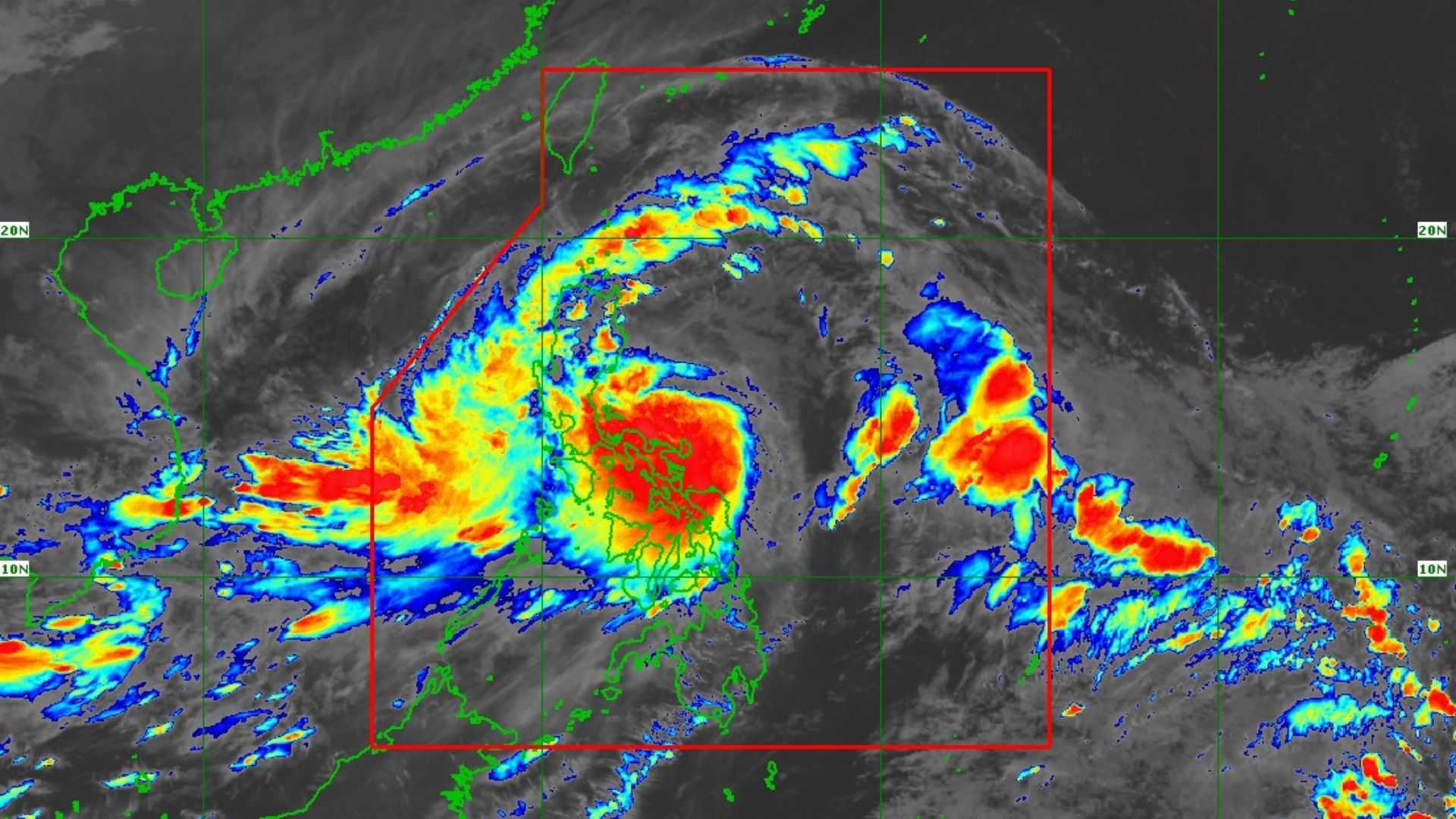 "Kristine" maintains strength as it moves west northwest over the sea east of Quezon