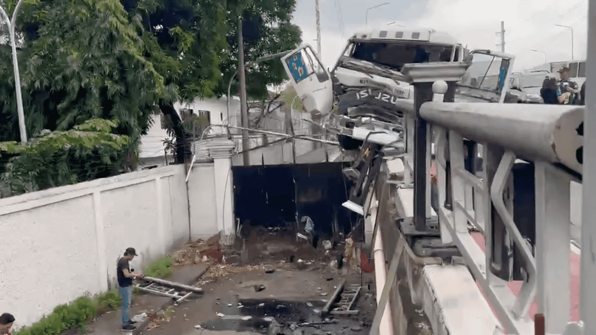 LTO suspends license of oil tanker driver involved in Pandacan collision