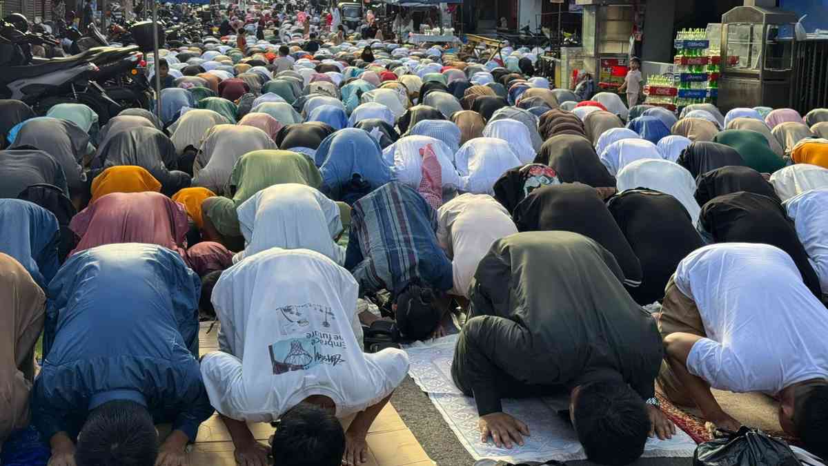 Marcos on Eid'l Fitr: Extend hands in service, uplift those in need