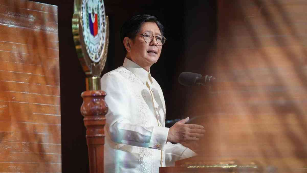 Marcos vows accountability for water woes