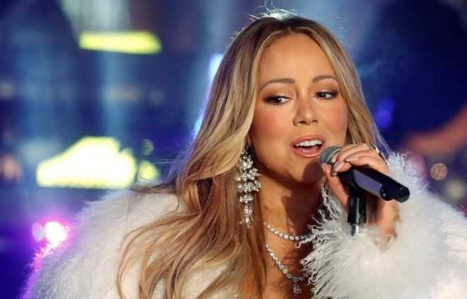 Mariah Carey grieves the deaths of mother and sister