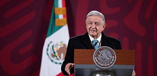 Mexican president laments attack on journalist, then bashes media
