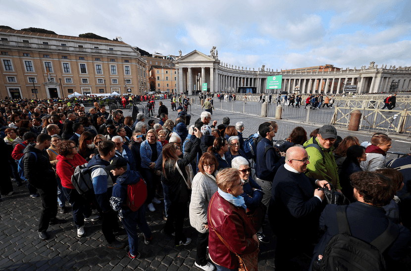 More than 100,000 pay respects to Pope Francis in final hours of lying-in-state