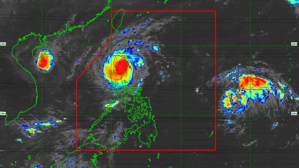 "Nika" traverses Northern Luzon after landfall in Dilasag, Aurora