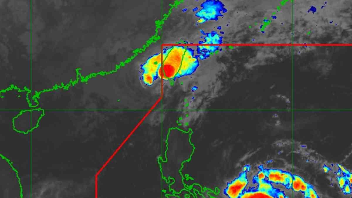 #Ofel further weakens as it drifts slowly over west of Taiwan