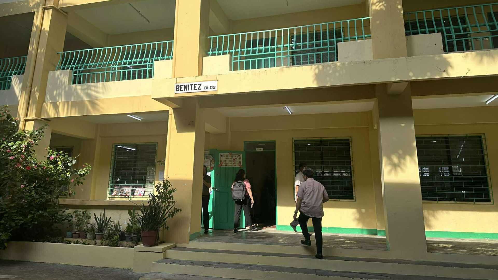 PBBM, Angara welcome students at Manila public school for the opening of classes