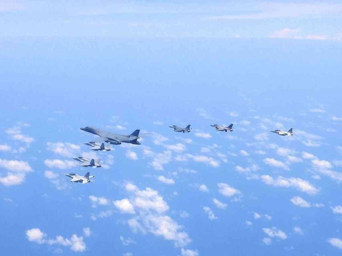 PH, U.S. Air Forces strengthen cooperation through joint air patrol in WPS
