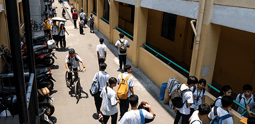 Philippine students suffer in wilting heat, thwarting education efforts