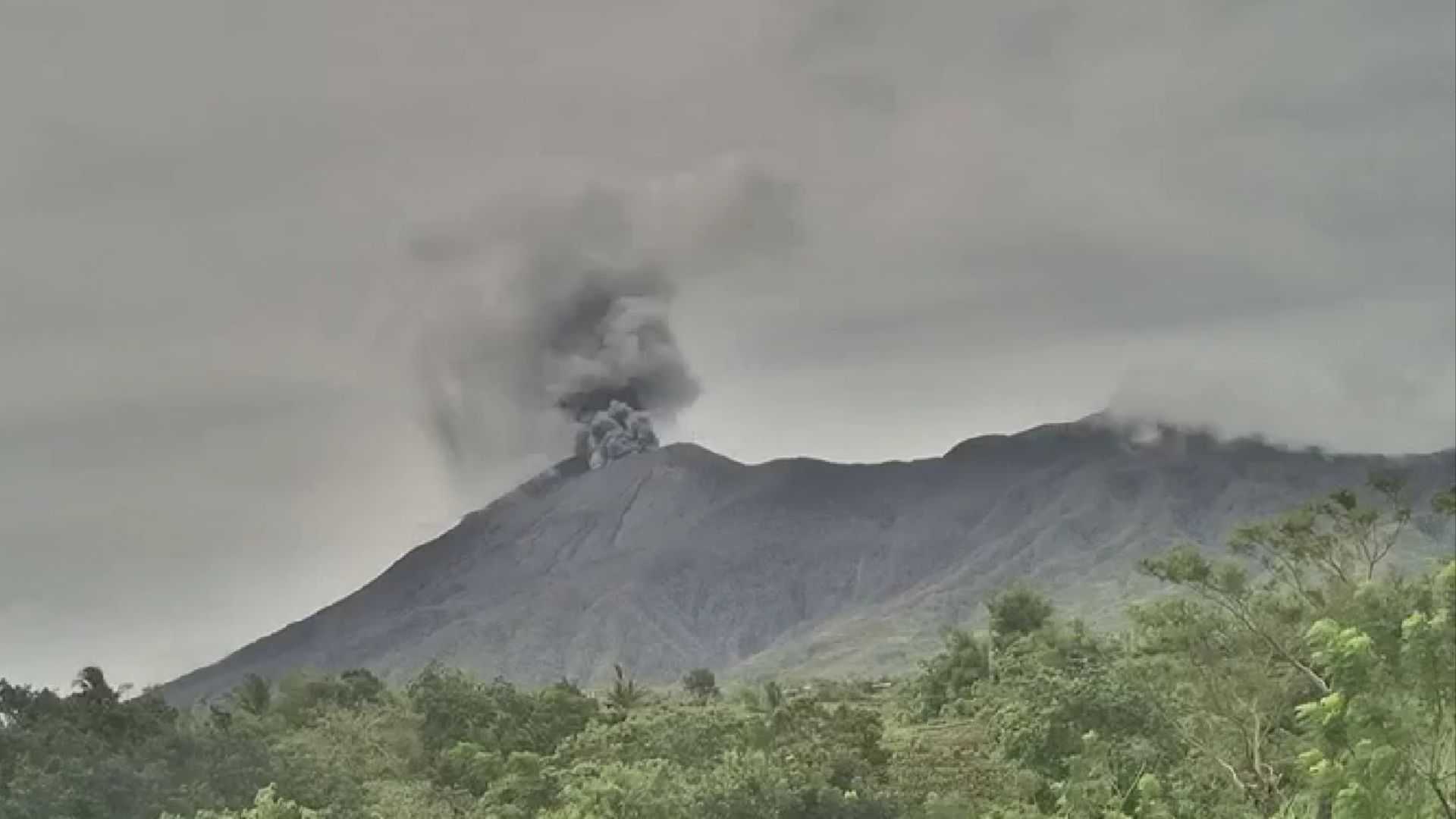 PHIVOLCS: 23 volcanic earthquakes, ash emission recorded at Mt. Kanlaon