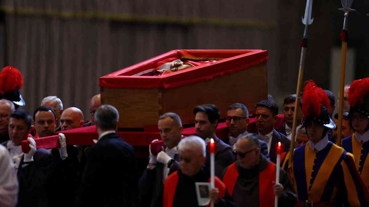 Pope Francis' body taken in procession to St Peter's for lying in state