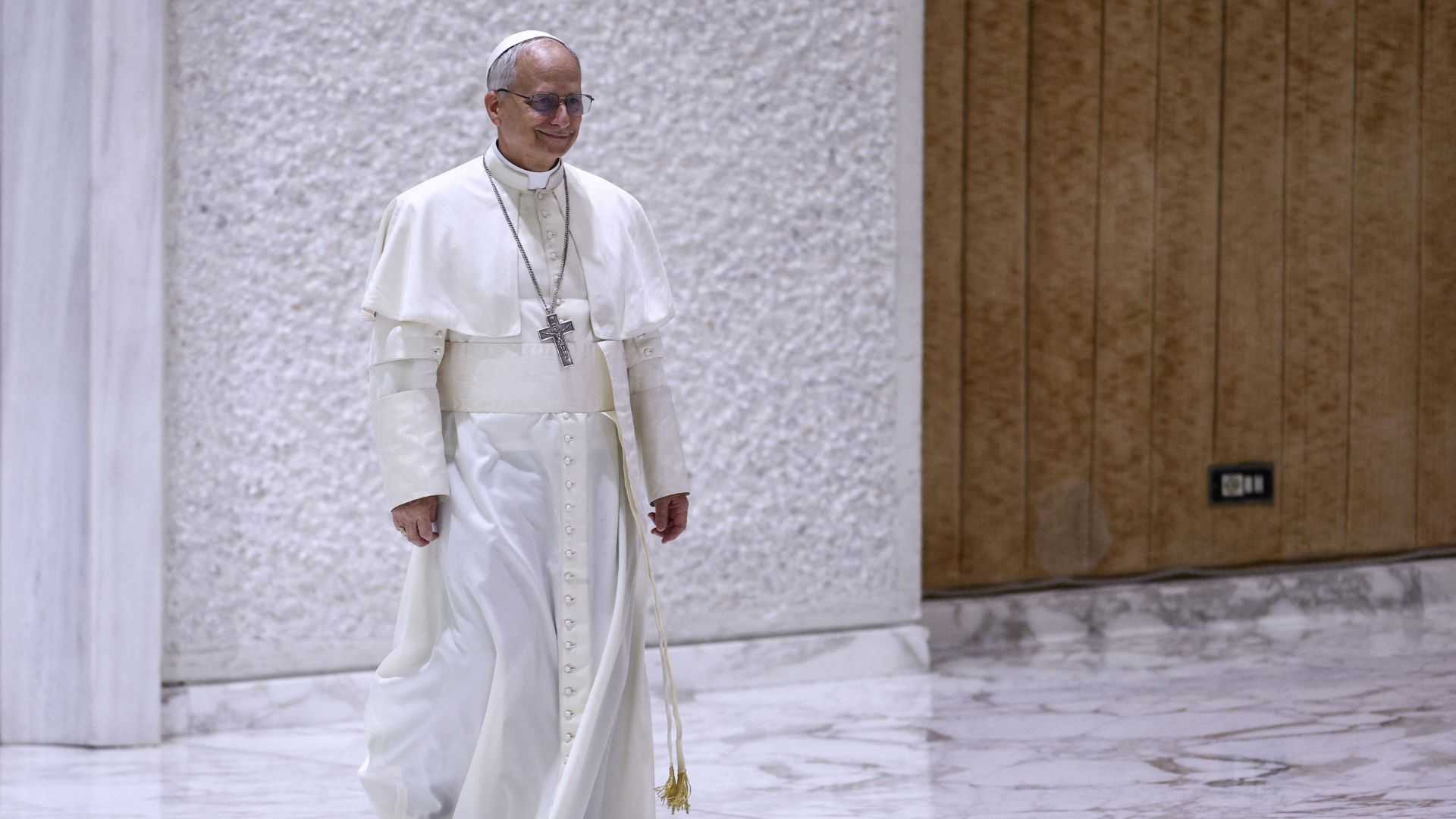 Pope Leo tells diplomats the dignity of migrants must be respected