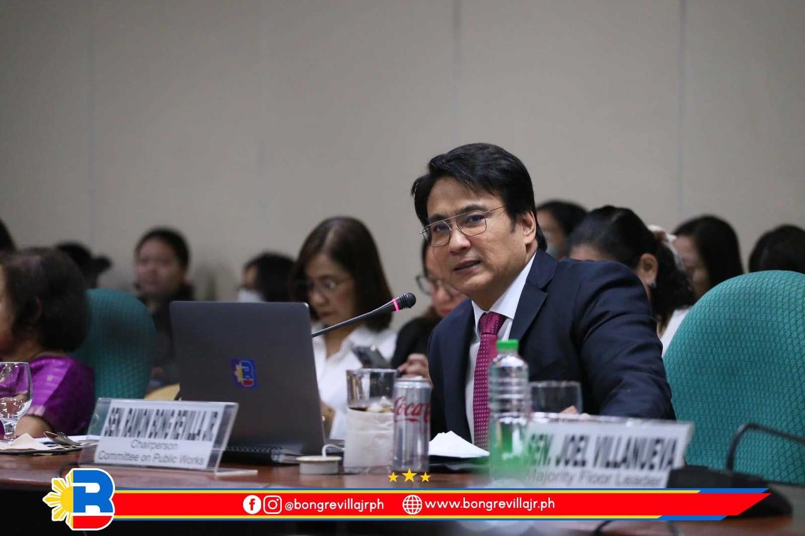 Proposed bill lowering retirement age of gov't workers reaches Senate plenary