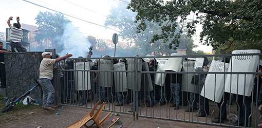 Protests erupt as Armenia nears peace deal with Azerbaijan