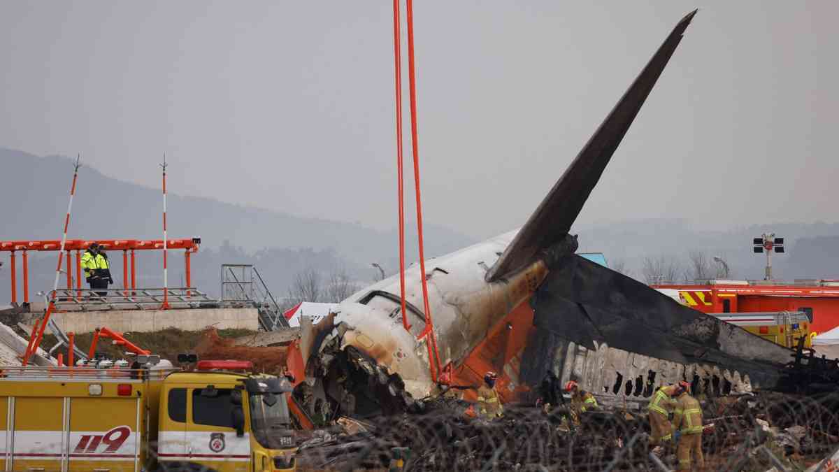 S. Korean police raid Muan Airport, carrier’s office amid probe on Jeju Air tragedy