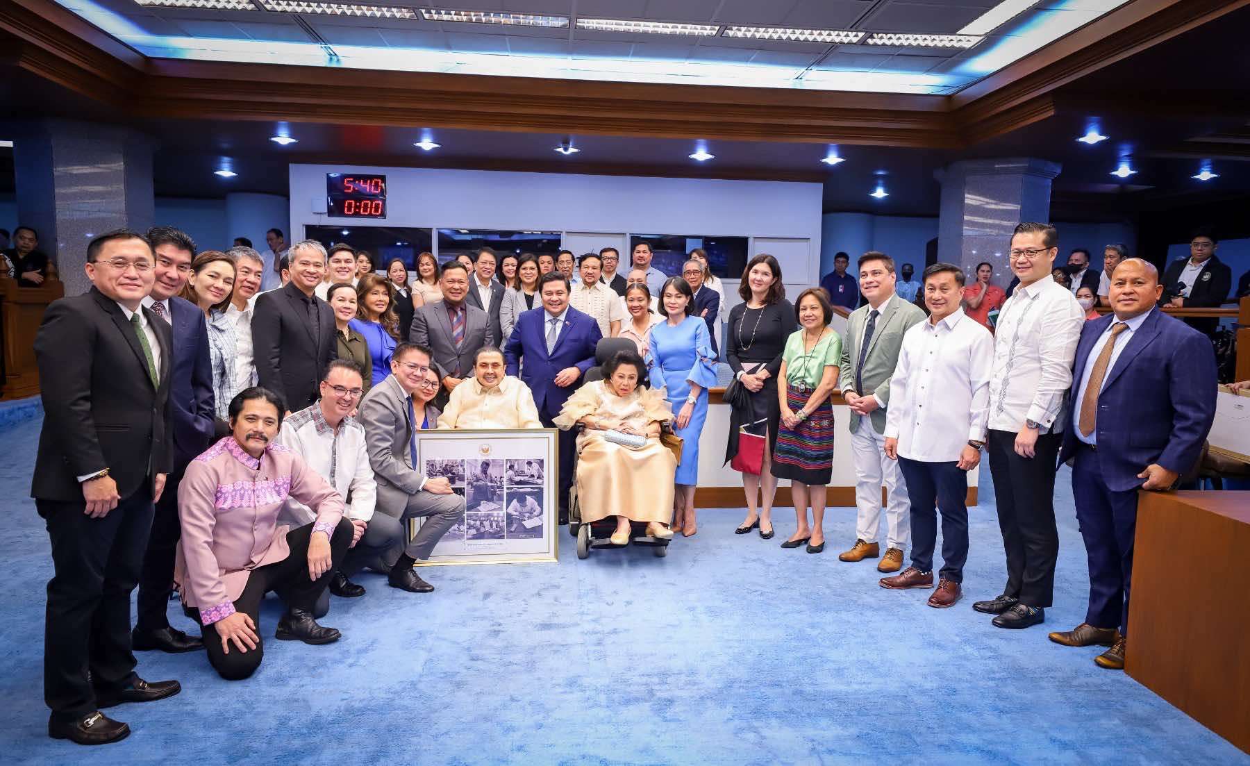 Senate honors Ex-President, Senator Joseph Ejercito Estrada, Loi Ejercito Estrada for their public service
